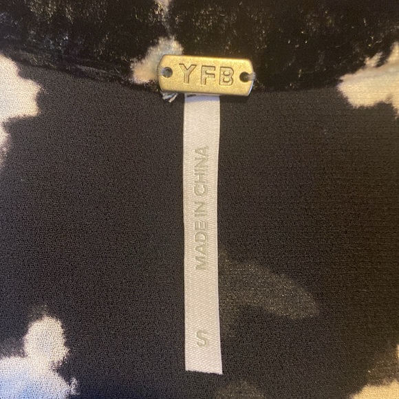 Young Fabulous & Broke velour button down blouse. - Picture 5 of 7